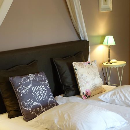 Bed and Breakfast Le Logis De La Poupeliere Vouhe  Экстерьер фото
