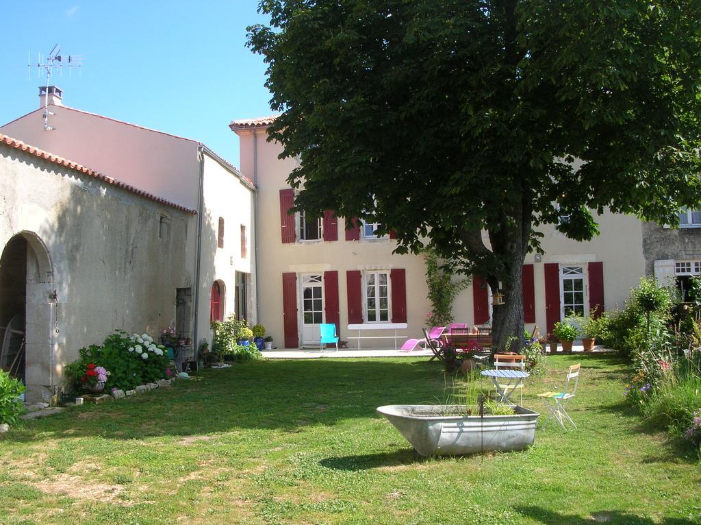 Bed and Breakfast Le Logis De La Poupeliere Vouhe  Экстерьер фото