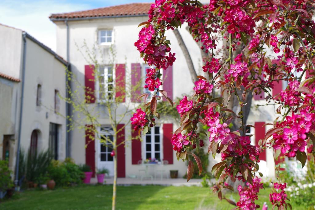 Bed and Breakfast Le Logis De La Poupeliere Vouhe  Экстерьер фото